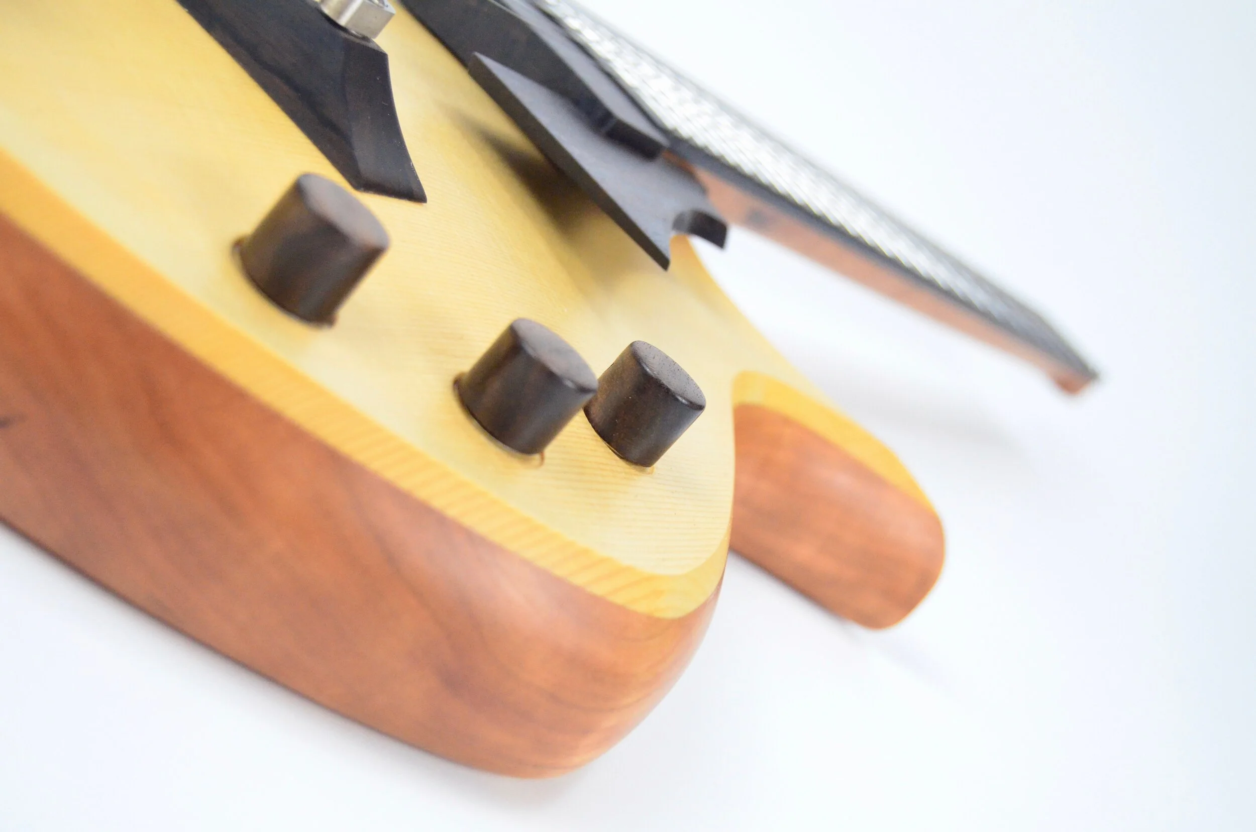 【madeleine】☆ITOMASA/イトマサP-33 BK Madeleine — Sankey Guitars